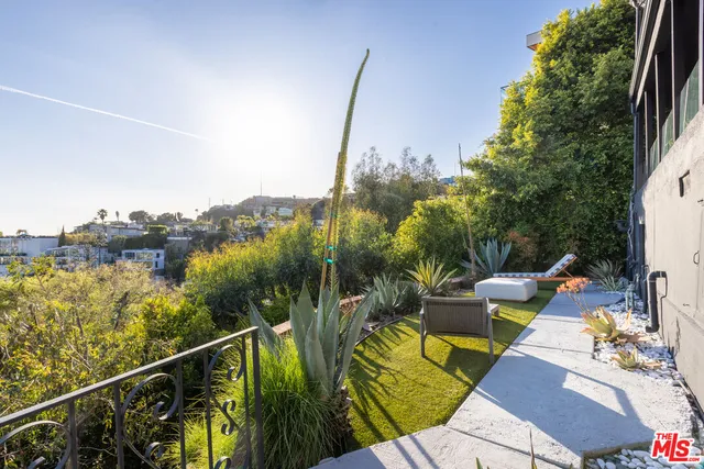 $12,000 | 8430 Franklin Avenue, Los Angeles, CA 90069