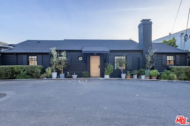 $12,000 | 8430 Franklin Avenue, Los Angeles, CA 90069