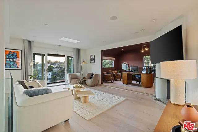 $12,000 | 8430 Franklin Avenue, Los Angeles, CA 90069