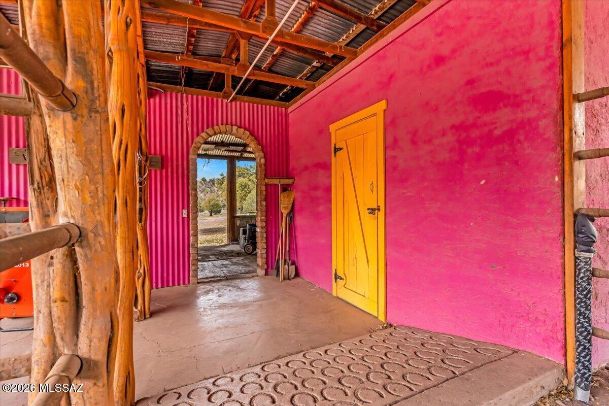 277-290 Canelo Road Elgin, AZ 85611 - Photo 40 of 49 Horse Barn