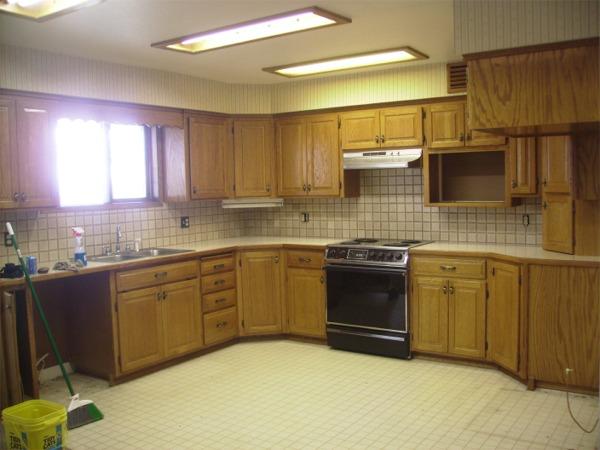 970 Kellum Road Outlook, WA 98938 - Photo 2 of 9 a kitchen with a sink stove and microwave