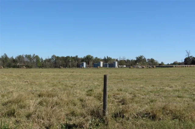 a view of a park with welcome board