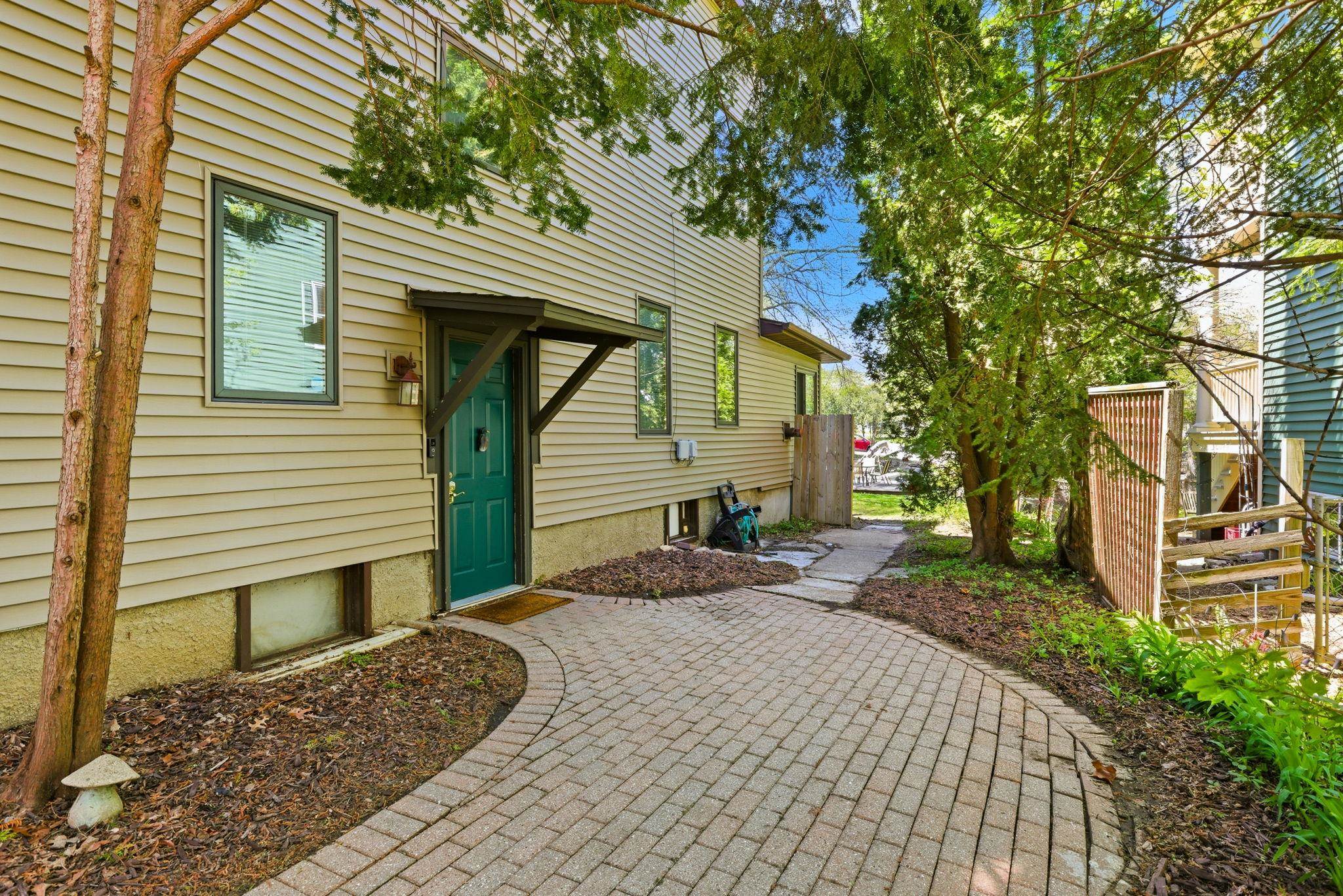 5158 Spring Madison Wi 53705 Madison, WI 53705 - Photo 8 of 61