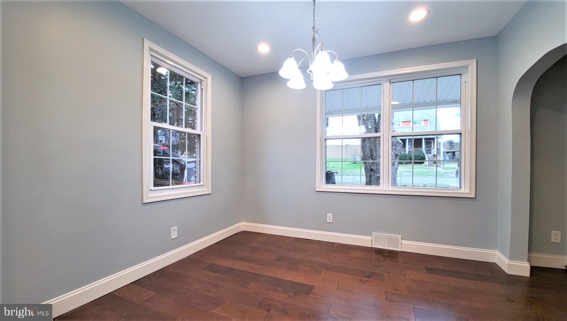 1225 Greystone Road Baltimore, MD 21227 - Photo 7 of 46 Dinning