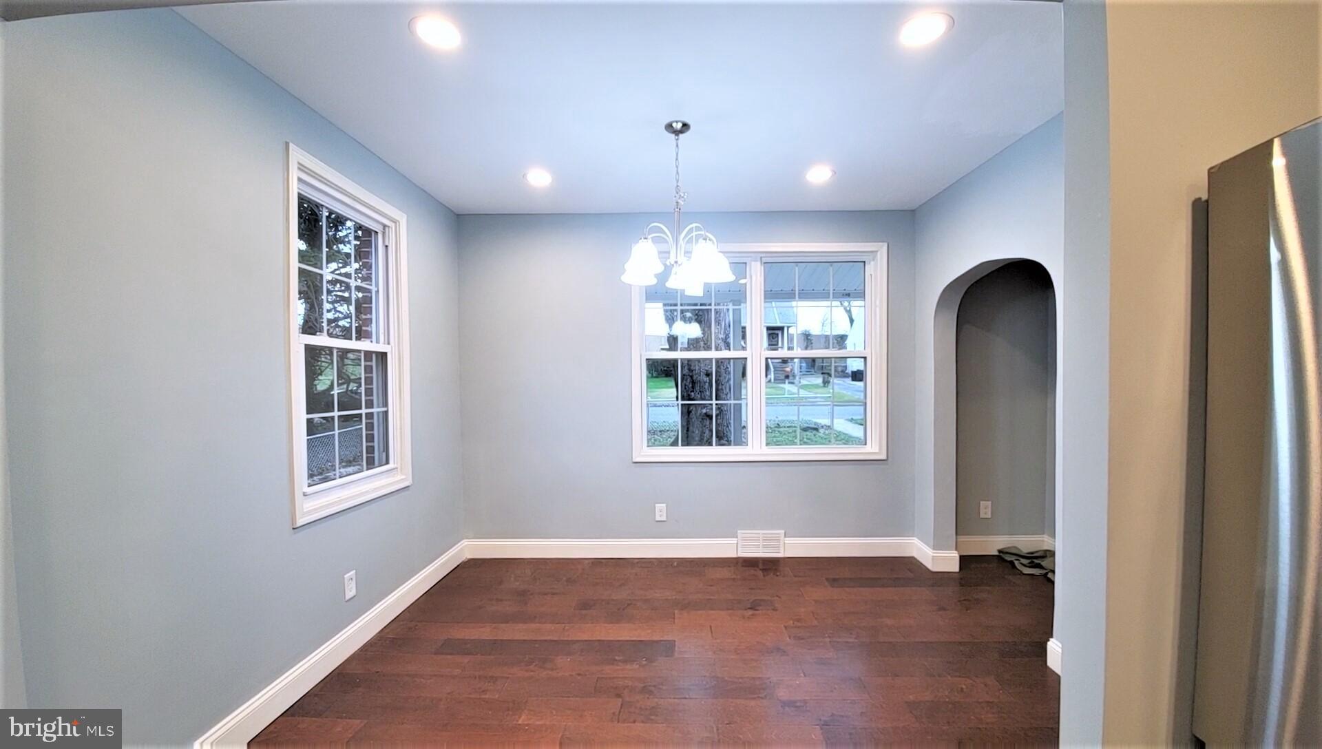 1225 Greystone Road Baltimore, MD 21227 - Photo 8 of 46 Dinning