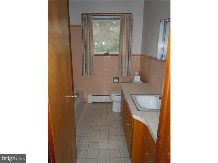 1805 Temple Road Pottstown, PA 19465 - Photo 12 of 25 Bathroom
