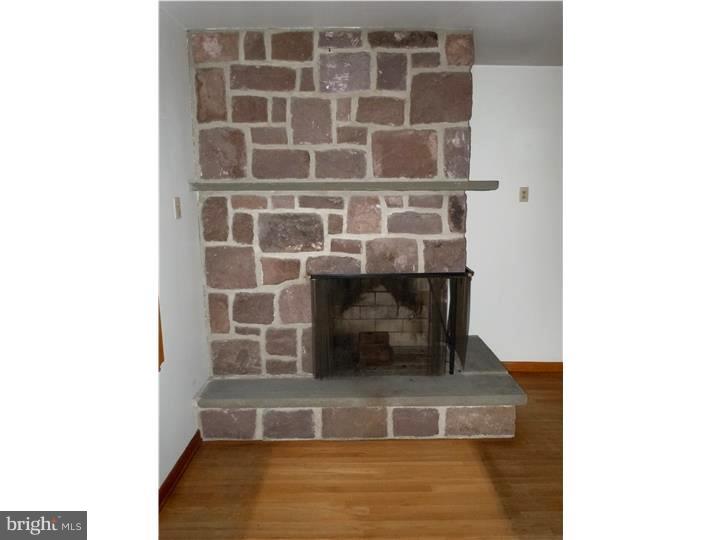 1805 Temple Road Pottstown, PA 19465 - Photo 7 of 25 Living Room