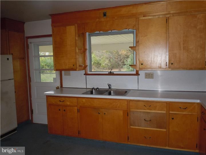 1805 Temple Road Pottstown, PA 19465 - Photo 10 of 25 Kitchen