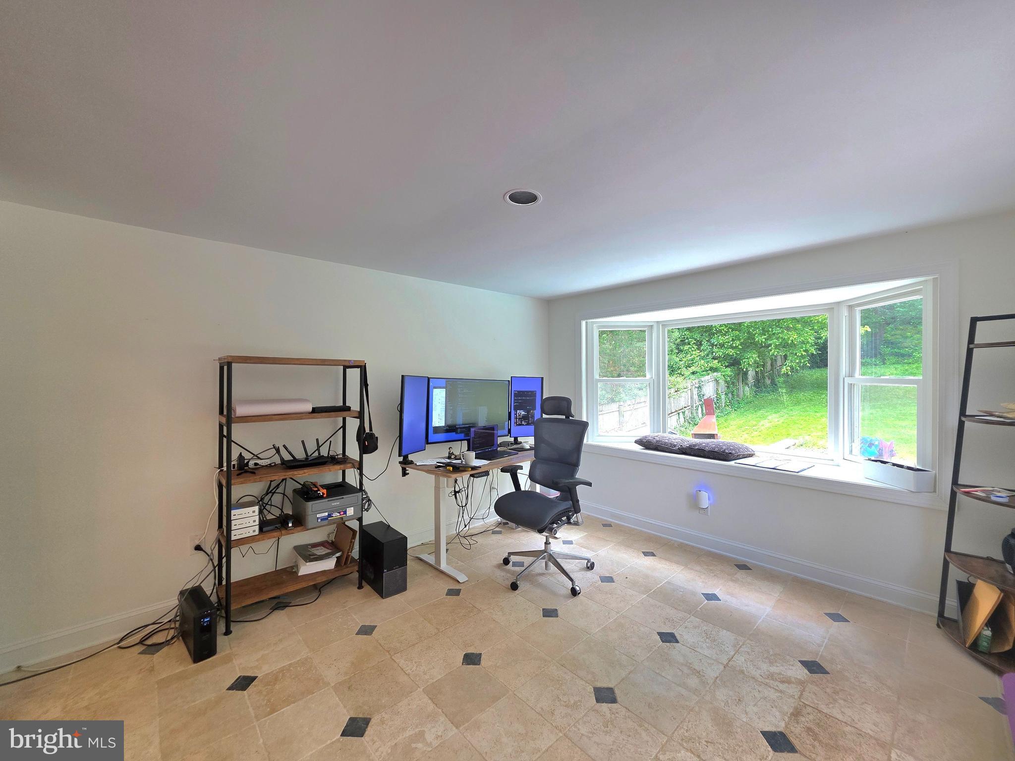 8300 Beech Tree Road Bethesda, MD 20817 - Photo 11 of 34