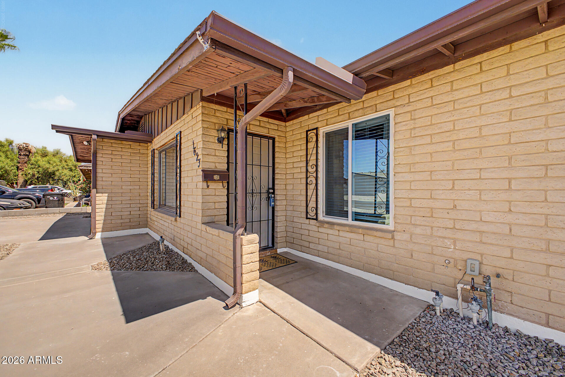 1623 East Del Rio Drive Tempe, AZ 85282 - Photo 2 of 42 04 - Del Rio