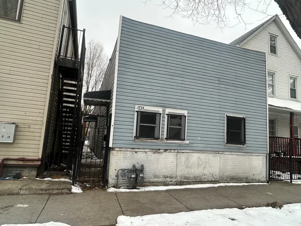 $22,900 | 8752 South Exchange Avenue, Chicago, IL 60617