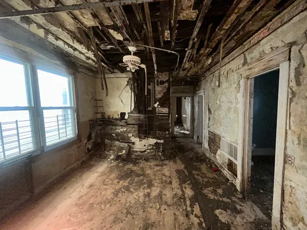 $22,900 | 8752 South Exchange Avenue, Chicago, IL 60617