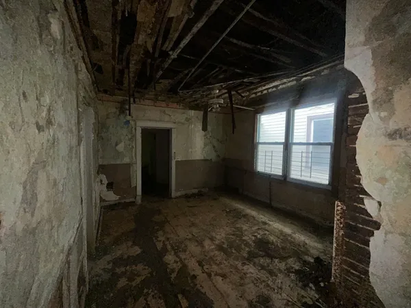 $22,900 | 8752 South Exchange Avenue, Chicago, IL 60617