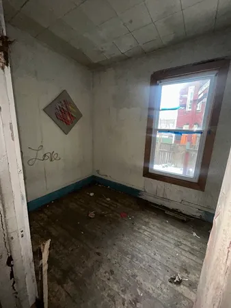 $22,900 | 8752 South Exchange Avenue, Chicago, IL 60617