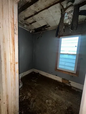 $22,900 | 8752 South Exchange Avenue, Chicago, IL 60617