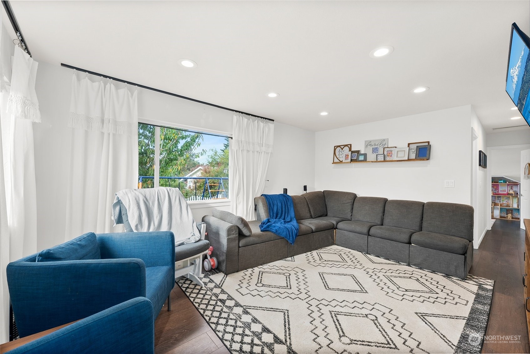 2731 Maple Street Bremerton, WA 98310 - Photo 12 of 24 Gallery Image 12