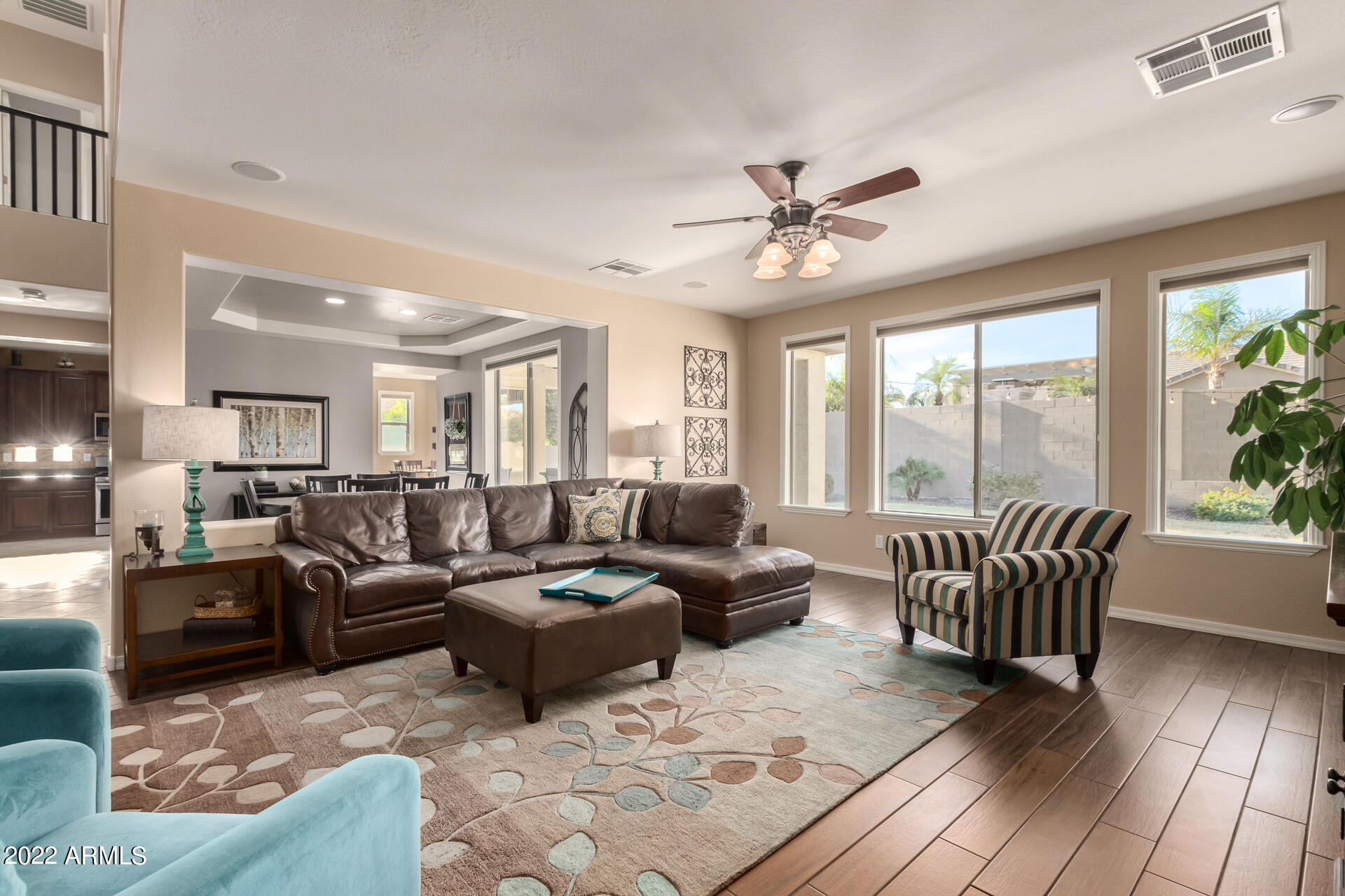 5404 West Red Bird Road Phoenix, AZ 85083 - Photo 6 of 27 9