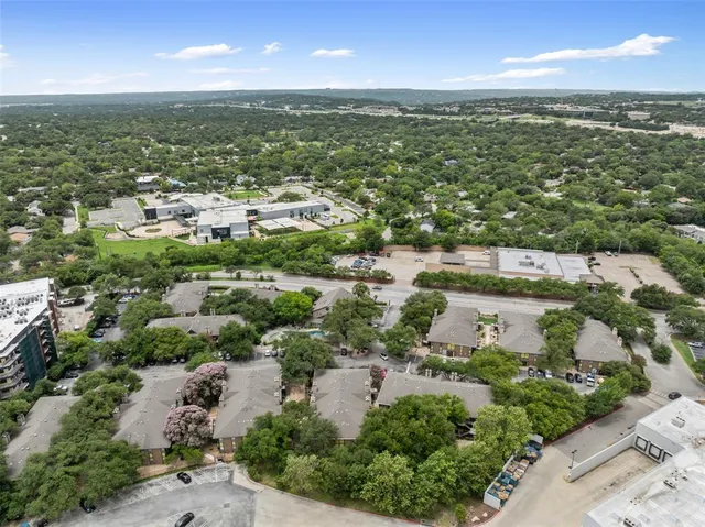 $1,125 | 7685 Northcross Drive, Unit 806, Austin, TX 78757