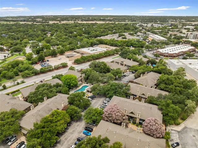 $1,125 | 7685 Northcross Drive, Unit 806, Austin, TX 78757
