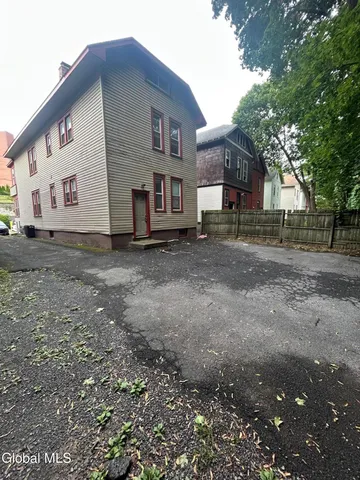 $1,650 | 443 Myrtle Avenue, Unit 1, Albany, NY 12208