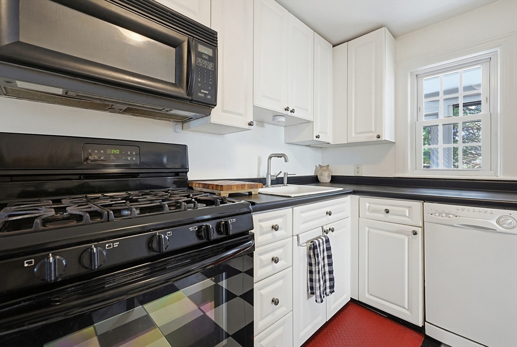 95 Rutland Street Watertown, MA 02472 - Photo 15 of 33 Gallery Image 15
