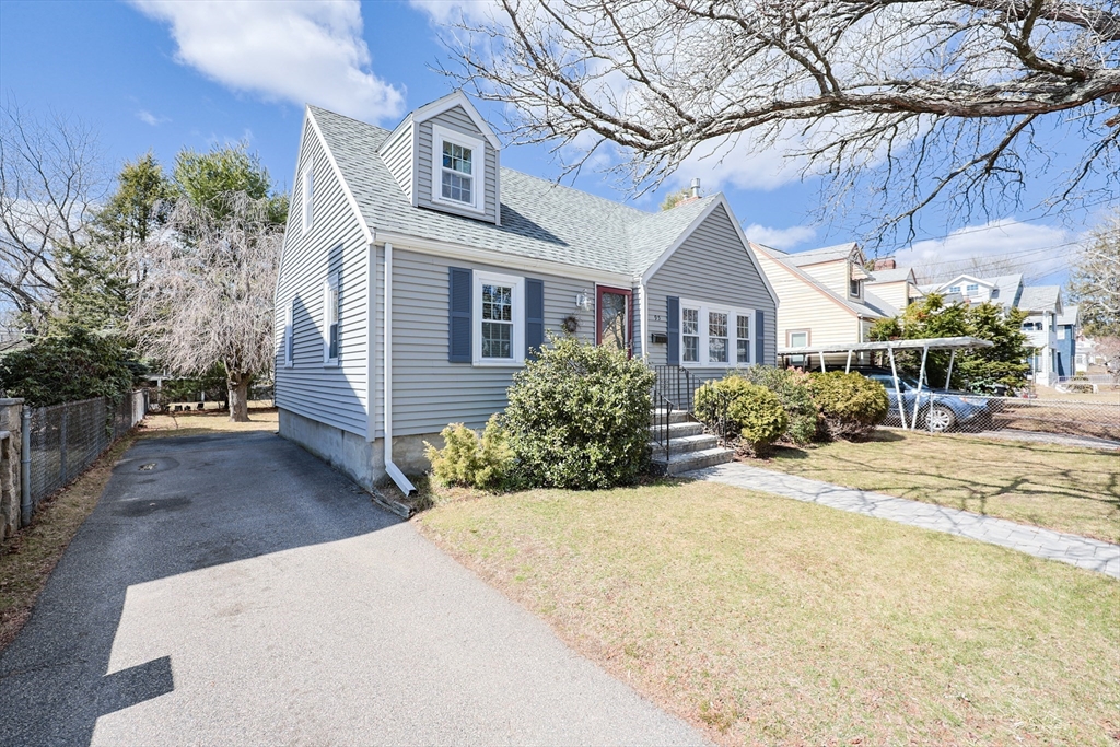 95 Rutland Street Watertown, MA 02472 - Photo 3 of 33 Gallery Image 3