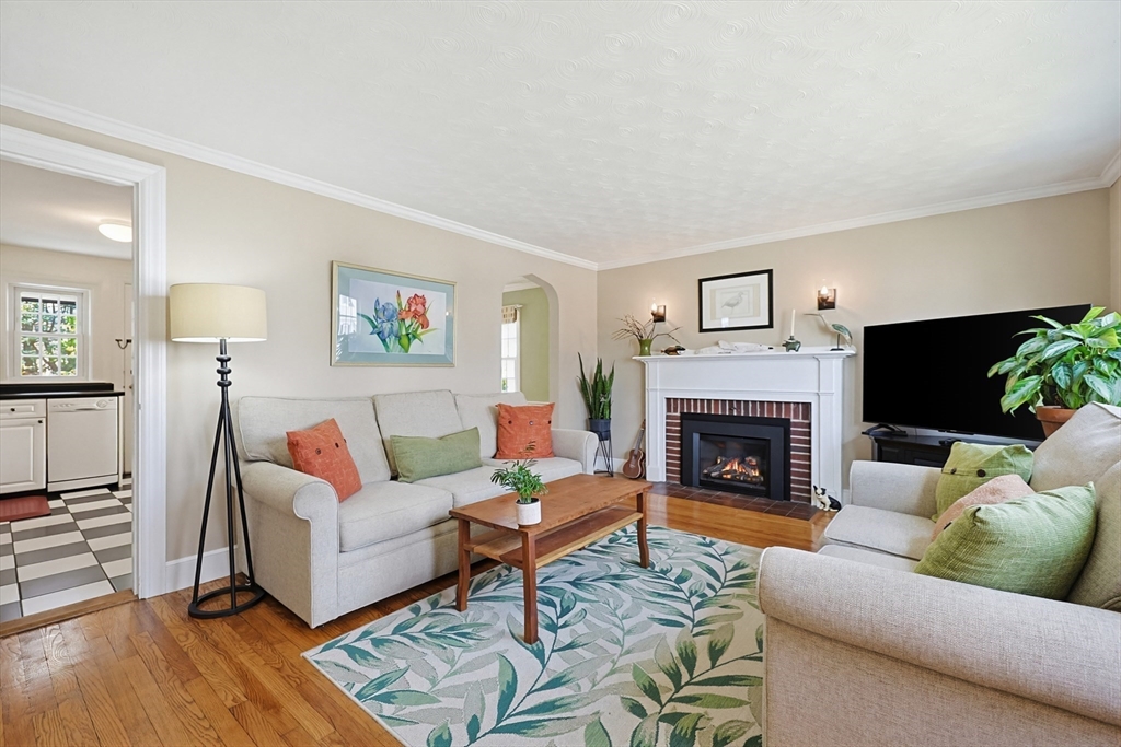 95 Rutland Street Watertown, MA 02472 - Photo 4 of 33 Gallery Image 4