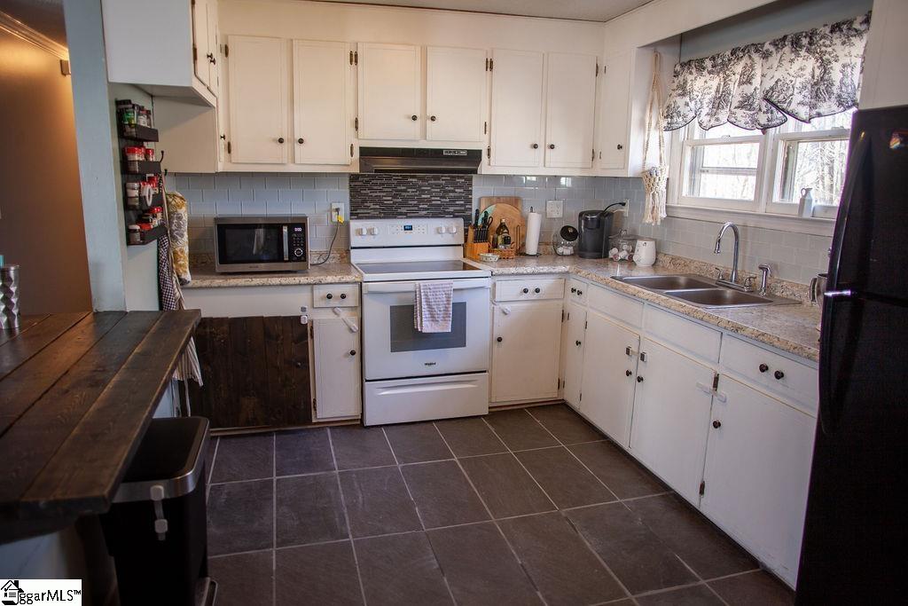 2997 Deck Road Gray Court, SC 29645 - Photo 8 of 19