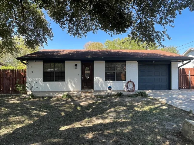 $1,700 | 1303 Pendergrass Street, Lockhart, TX 78644