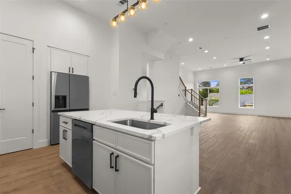 $4,750 | 2203 Hondo Avenue, Unit 205, Dallas, TX 75219