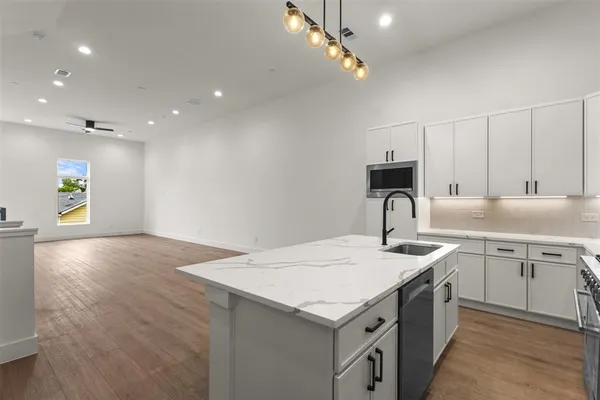 $4,750 | 2203 Hondo Avenue, Unit 205, Dallas, TX 75219