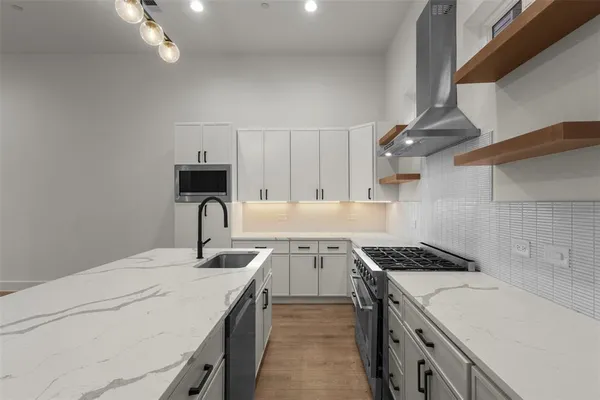 $4,750 | 2203 Hondo Avenue, Unit 205, Dallas, TX 75219