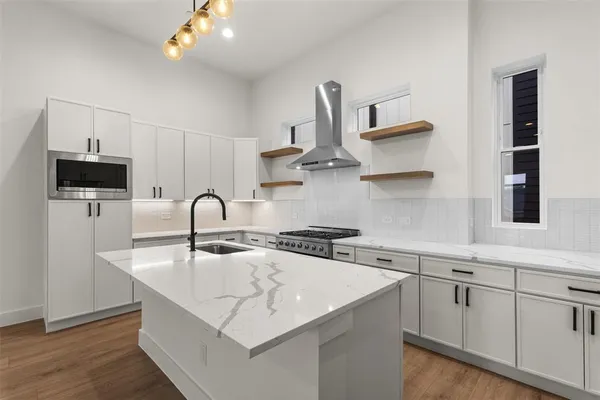 $4,750 | 2203 Hondo Avenue, Unit 205, Dallas, TX 75219