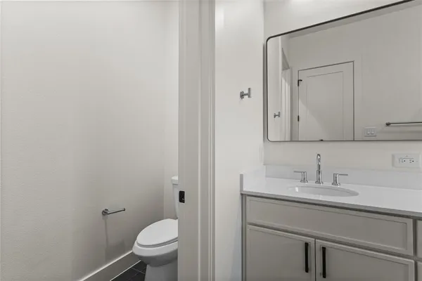 $4,750 | 2203 Hondo Avenue, Unit 205, Dallas, TX 75219