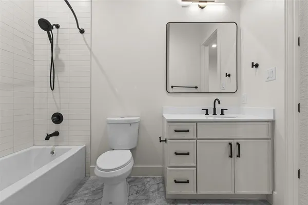 $4,750 | 2203 Hondo Avenue, Unit 205, Dallas, TX 75219