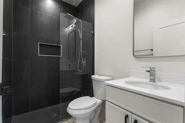 $4,750 | 2203 Hondo Avenue, Unit 205, Dallas, TX 75219