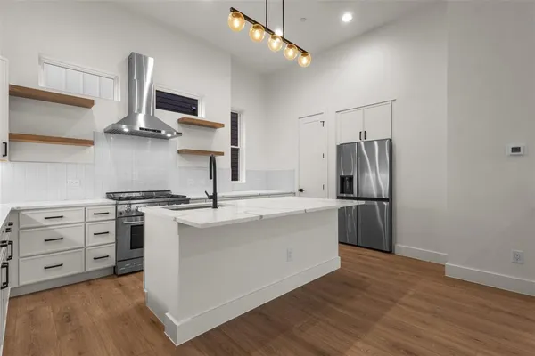 $4,750 | 2203 Hondo Avenue, Unit 205, Dallas, TX 75219