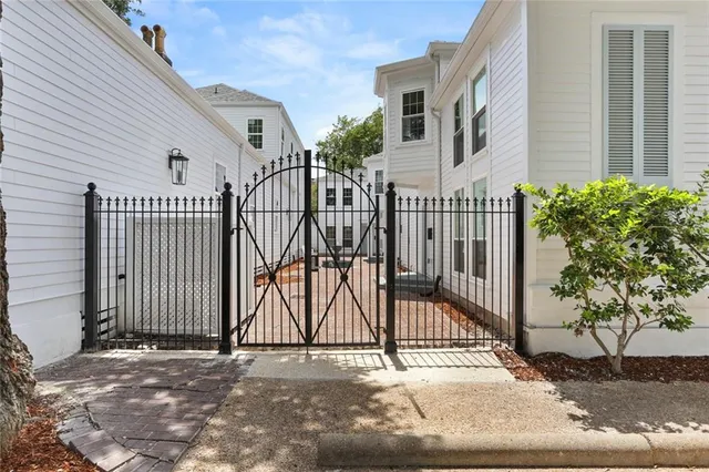 $3,200 | 914 Foucher Street, Unit 2, New Orleans, LA 70115