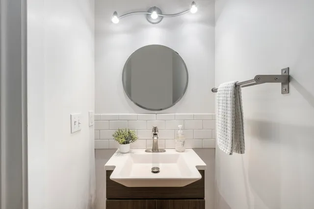 $255,000 | 56 Monroe Center Street Northwest, Unit 6, Grand Rapids, MI 49503