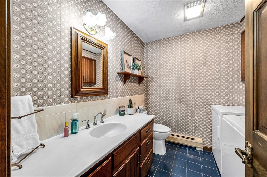 98 Blossom Road West Springfield, MA 01089 - Photo 7 of 42 Gallery Image 7