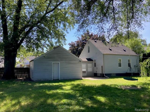 21723 Donald Avenue Eastpointe, MI 48021 - Photo 2 of 18