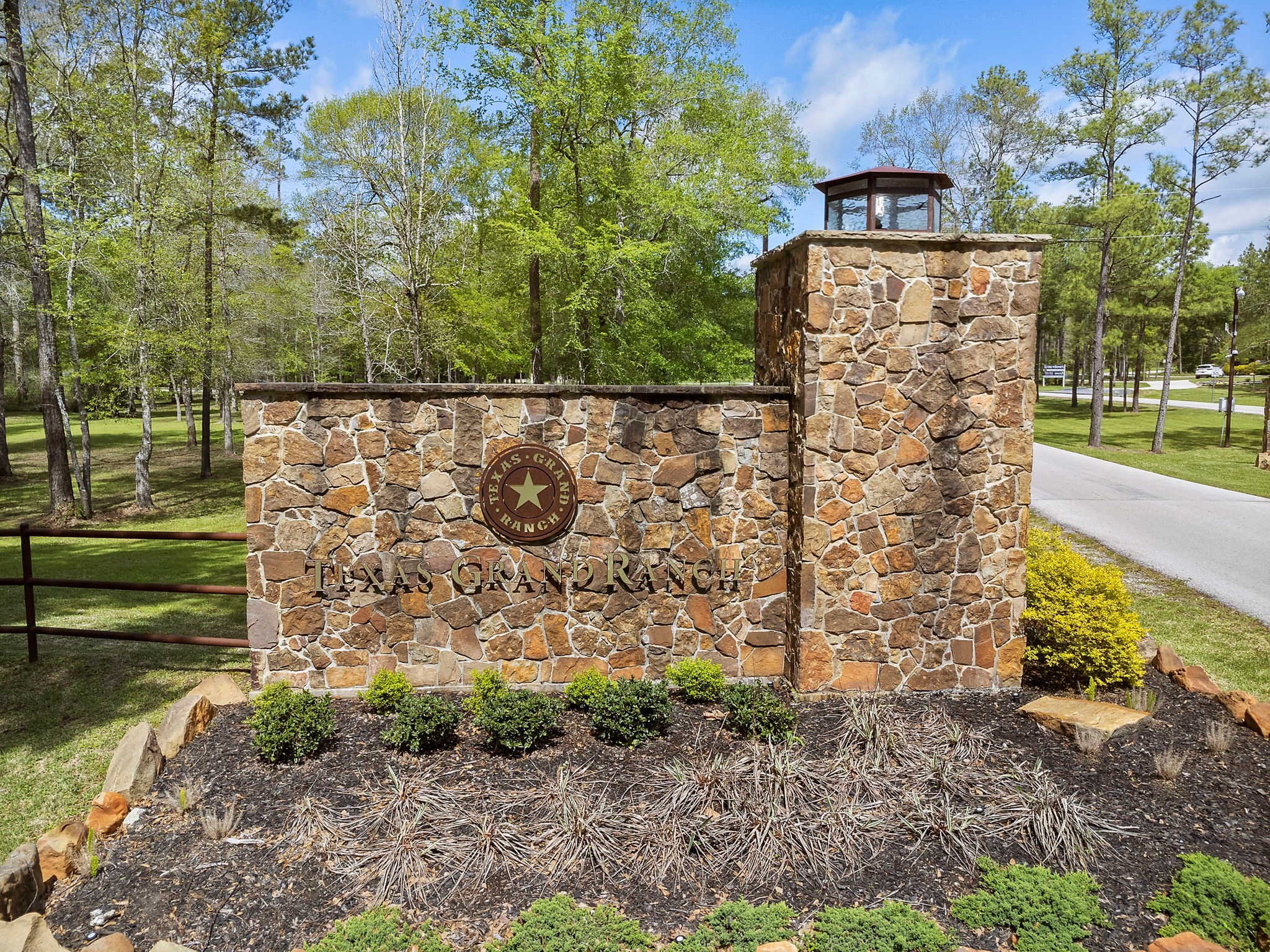 9-17-3b Winchester Road Huntsville, TX 77340 - Photo 9 of 27 a view of outdoor space with garden