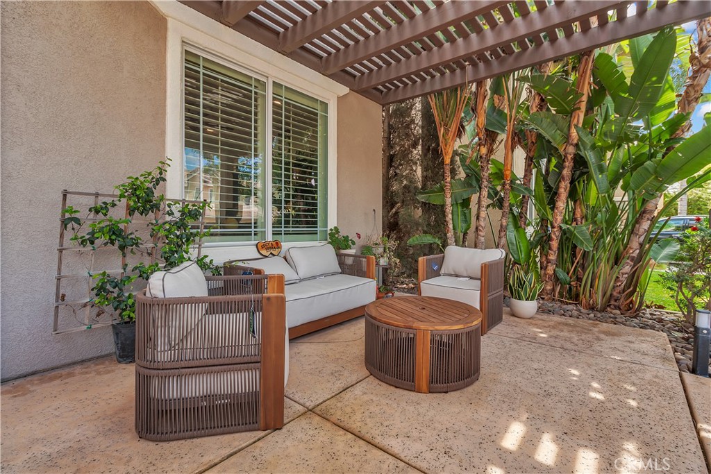 11416 Bridgeway Drive Riverside, CA 92505 - Photo 3 of 36