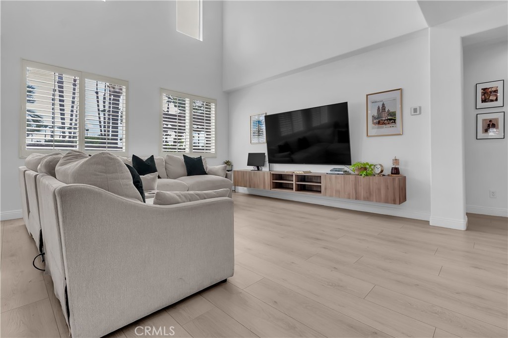 11416 Bridgeway Drive Riverside, CA 92505 - Photo 4 of 36