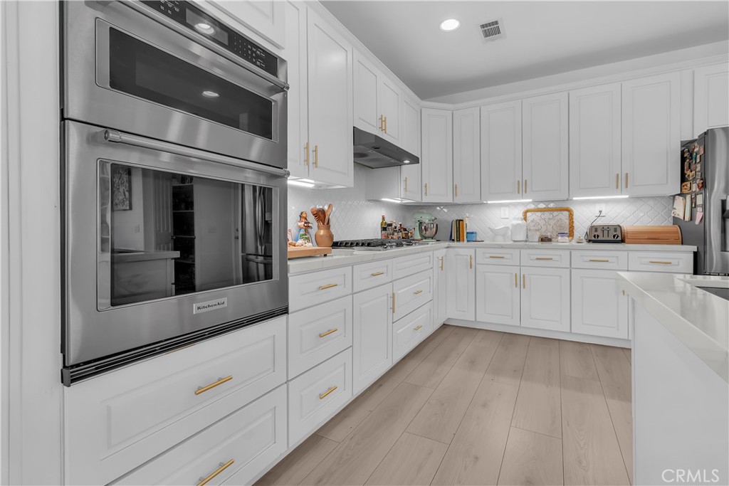 11416 Bridgeway Drive Riverside, CA 92505 - Photo 10 of 36