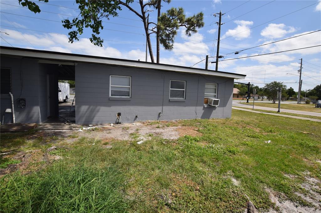 102 West Lancaster Road Orlando, FL 32809 - Photo 4 of 21 Gallery Image 4