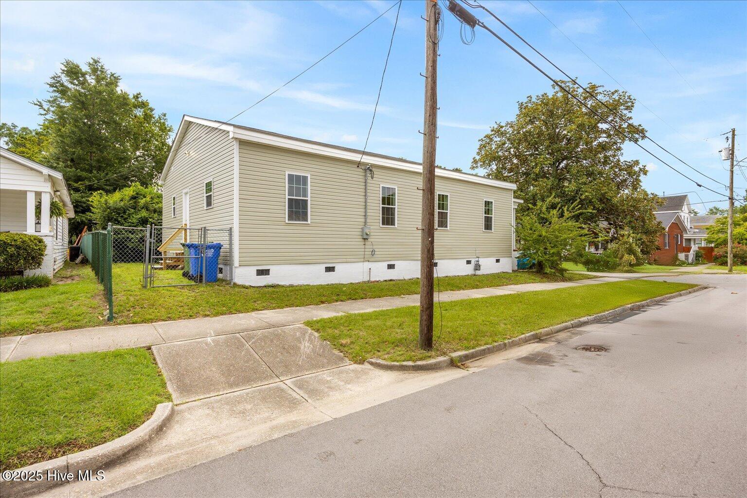901 Walnut Street Wilmington, NC 28401 - Photo 32 of 39 06-Final Exterior Joseph-7