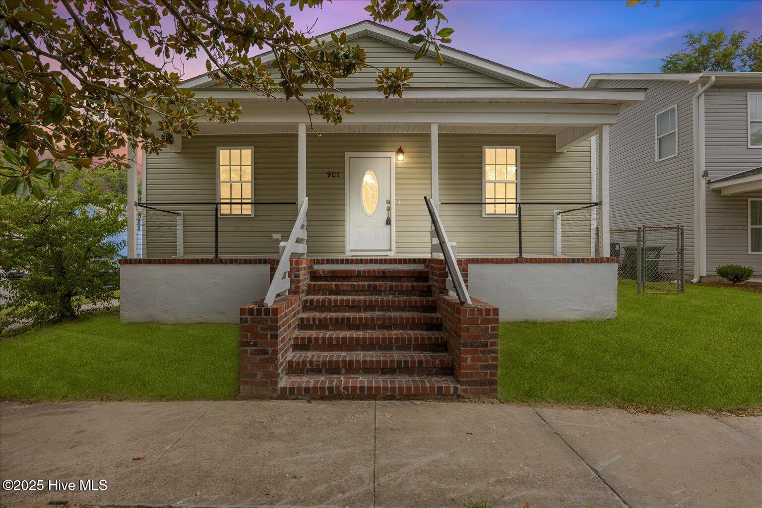 901 Walnut Street Wilmington, NC 28401 - Photo 3 of 39 02-Final Exterior Joseph-5
