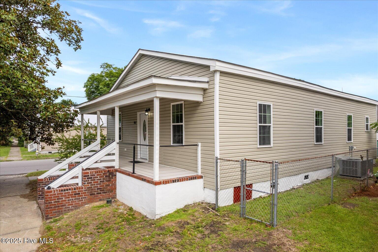 901 Walnut Street Wilmington, NC 28401 - Photo 5 of 39 04-Final Exterior Joseph
