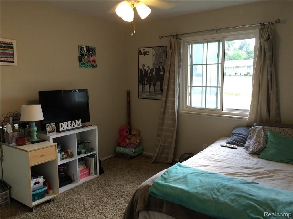 10499 Linden Road Grand Blanc, MI 48439 - Photo 13 of 21 BEDROOM NEW CARPETING!